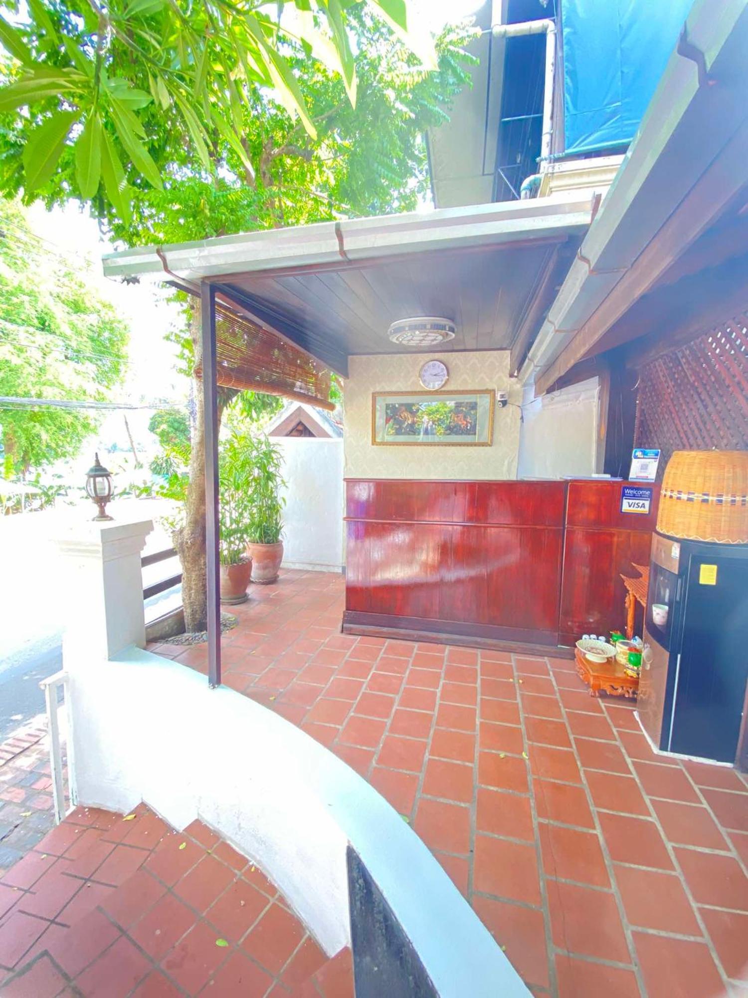 Golden Lotus Namkhan View Λουάνγκ Πραμπάνγκ Εξωτερικό φωτογραφία